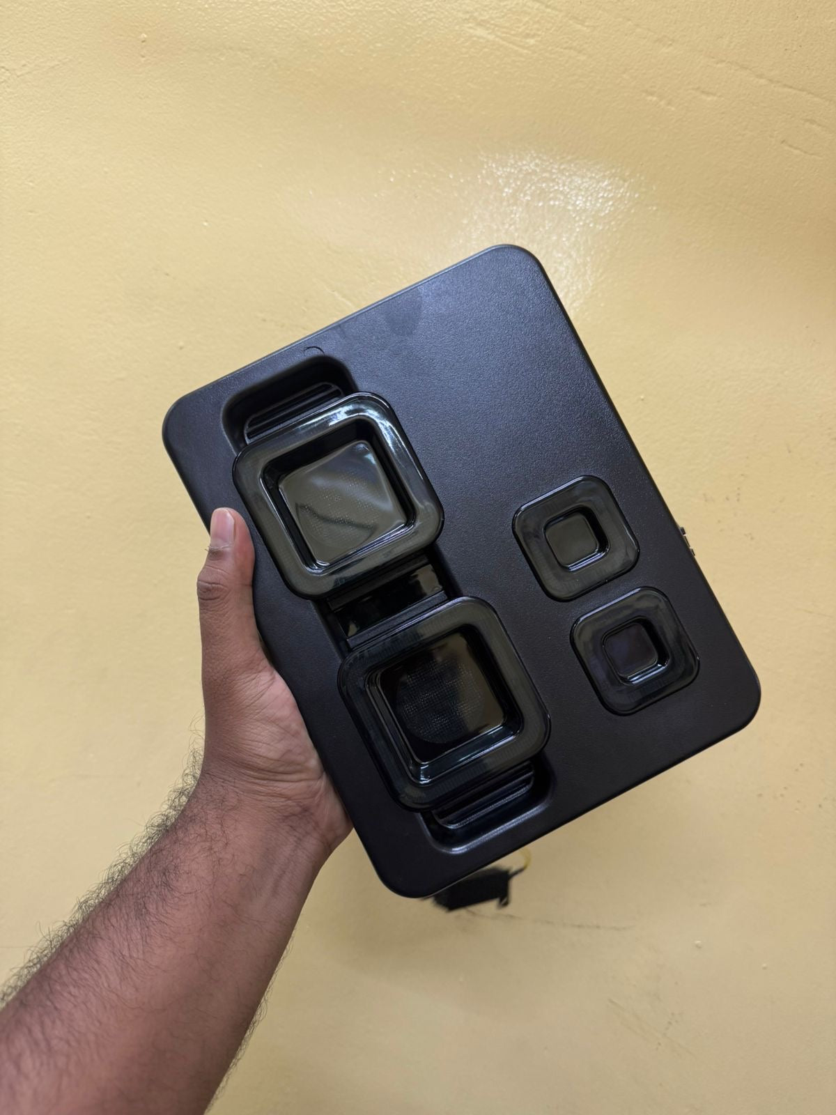 DEFENDER STYLE TAILLIGHT FOR THAR AND THAR ROXX