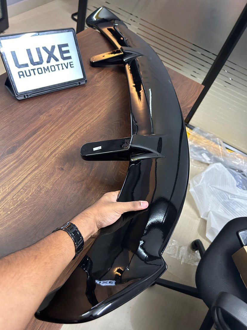 SLEEK MONSTER SPOILER