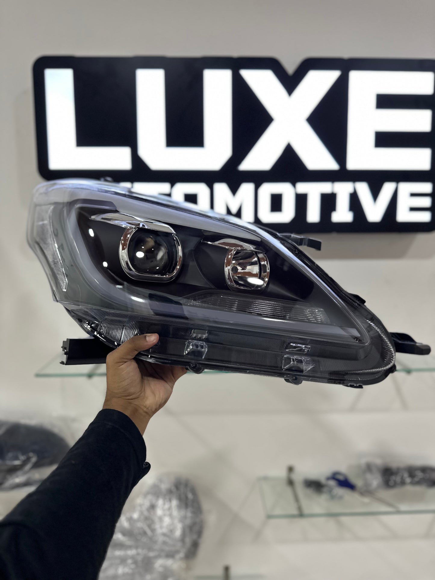 1) TOYOTA INNOVA TYPE 4 AFTERMARKET HEADLIGHTS