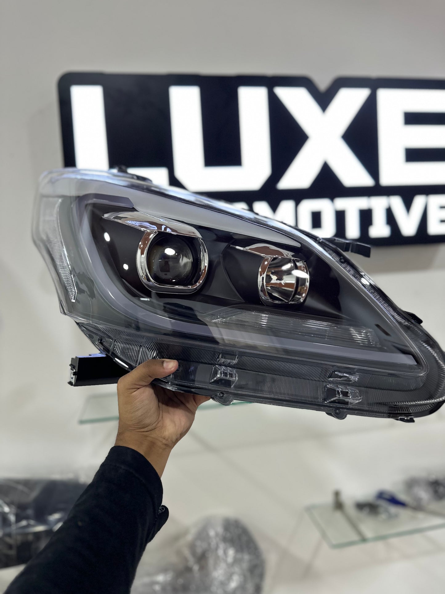 1) TOYOTA INNOVA TYPE 4 AFTERMARKET HEADLIGHTS
