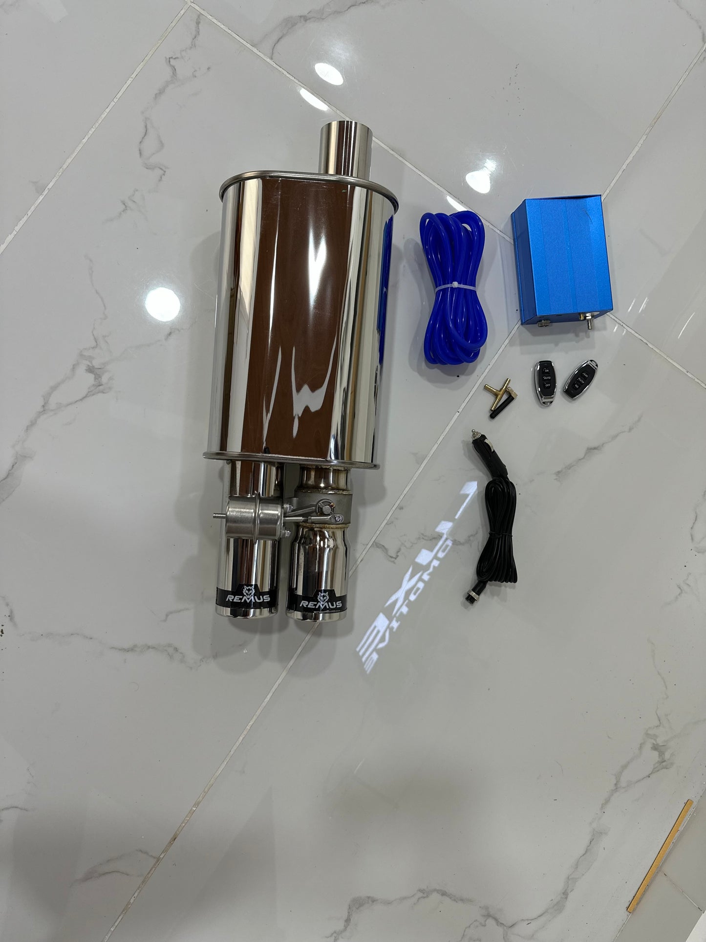 1) Dual Tip (Carbon) Valvetronic Exhaust (Remus)