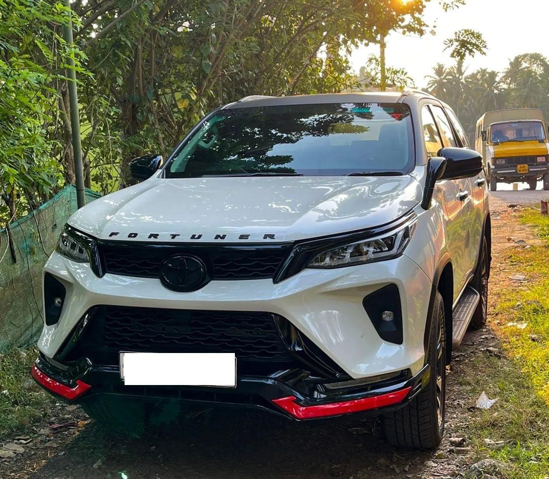Toyota Fortuner 2021  F&R Skirting Red (Legender)