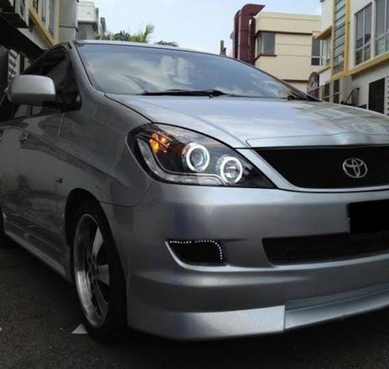 Toyota Innova 2008-2011 Head lamp Made in Taiwan