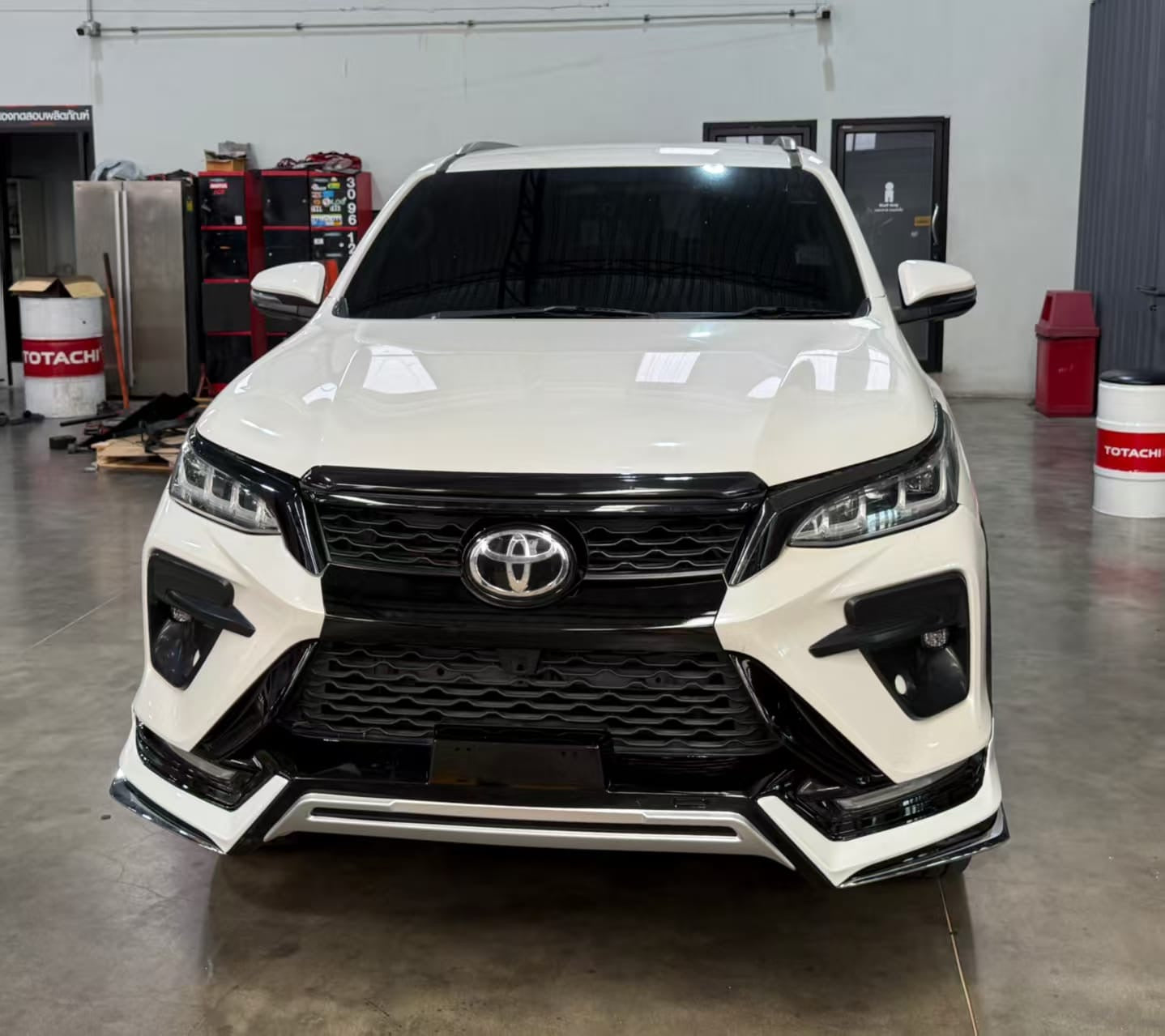 Legender Plus Bodykit for Fortuner Legender
