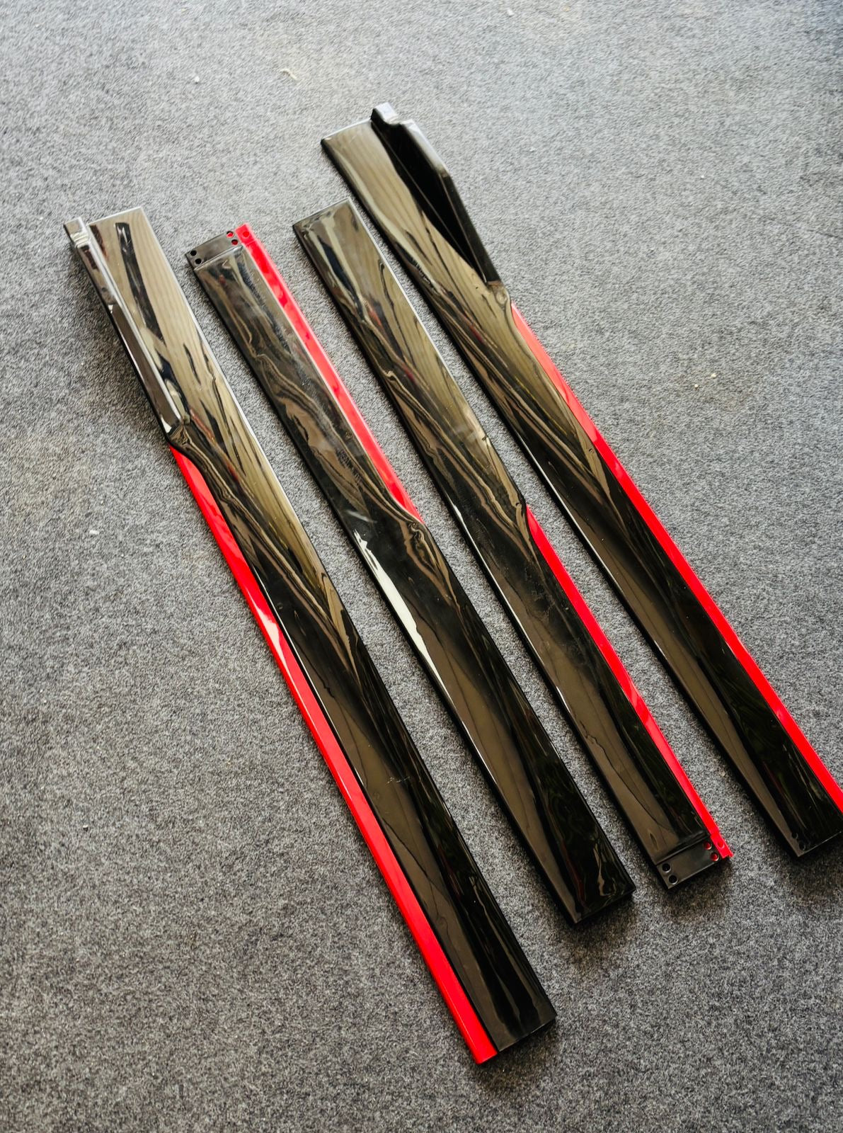 4pcs JDM Body KIT Side Splitter 240cm Gloss Black+Red
Body Line ABS Car Side Skirt Splitters Lip Winglet Body KIT