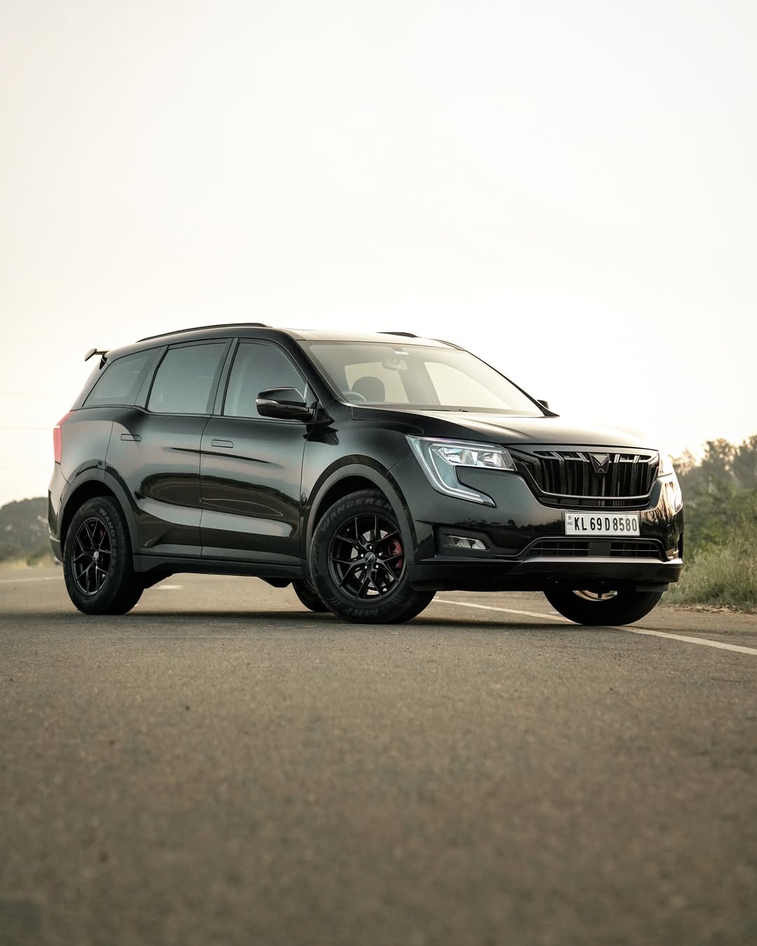 XUV 700 SPOILER |