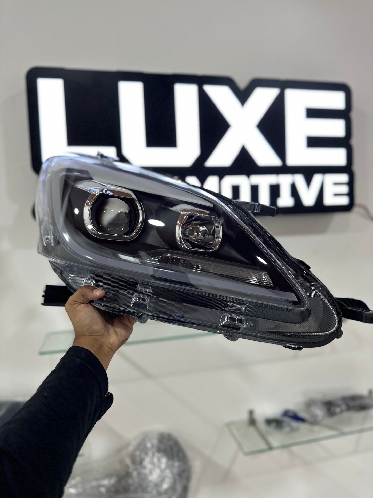 1) TOYOTA INNOVA TYPE 4 AFTERMARKET HEADLIGHTS