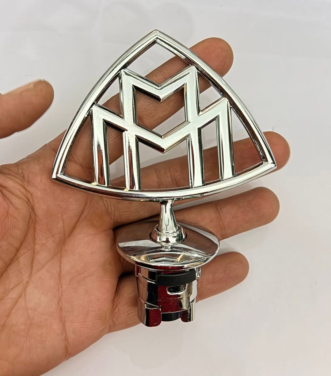Mercedes Maybach Hood Emblems | Aftermarket OEM-Style Fit (Black/Chrome) Colour Options