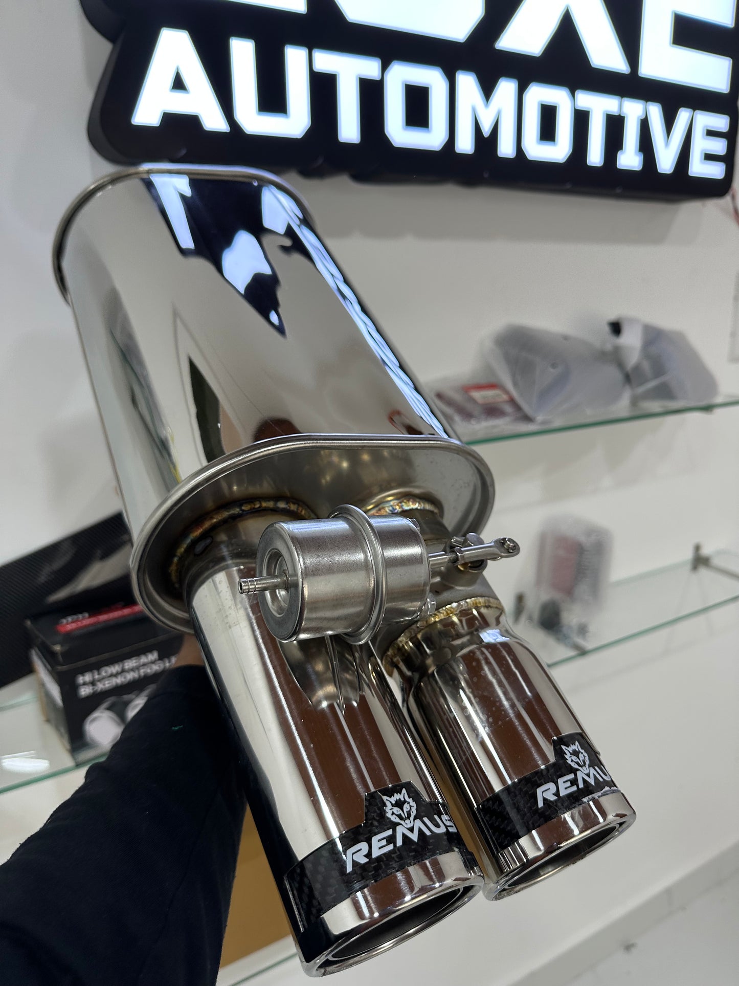 1) Dual Tip (Carbon) Valvetronic Exhaust (Remus)