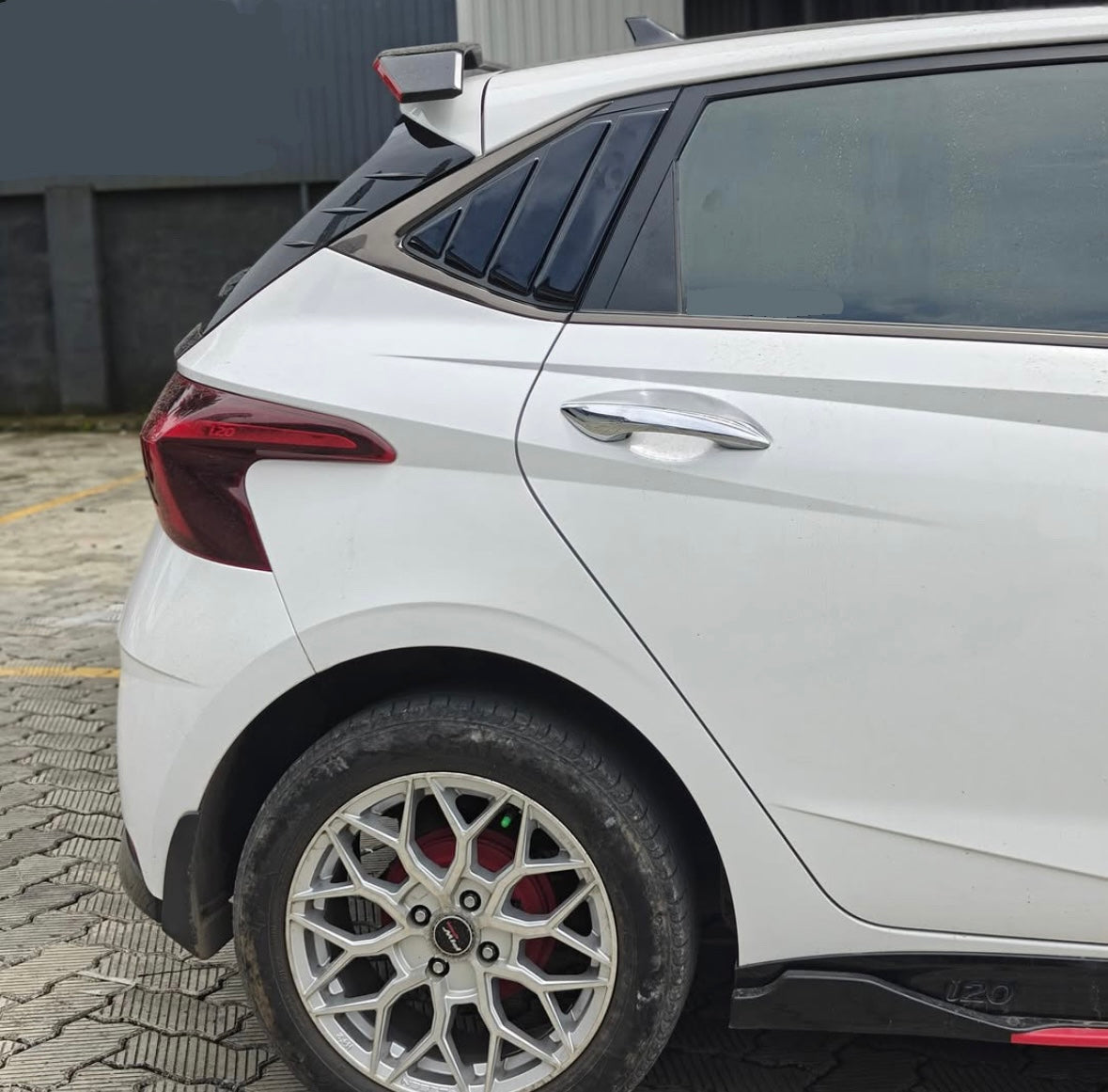Hyundai i20 Side Window cover / Louvers
