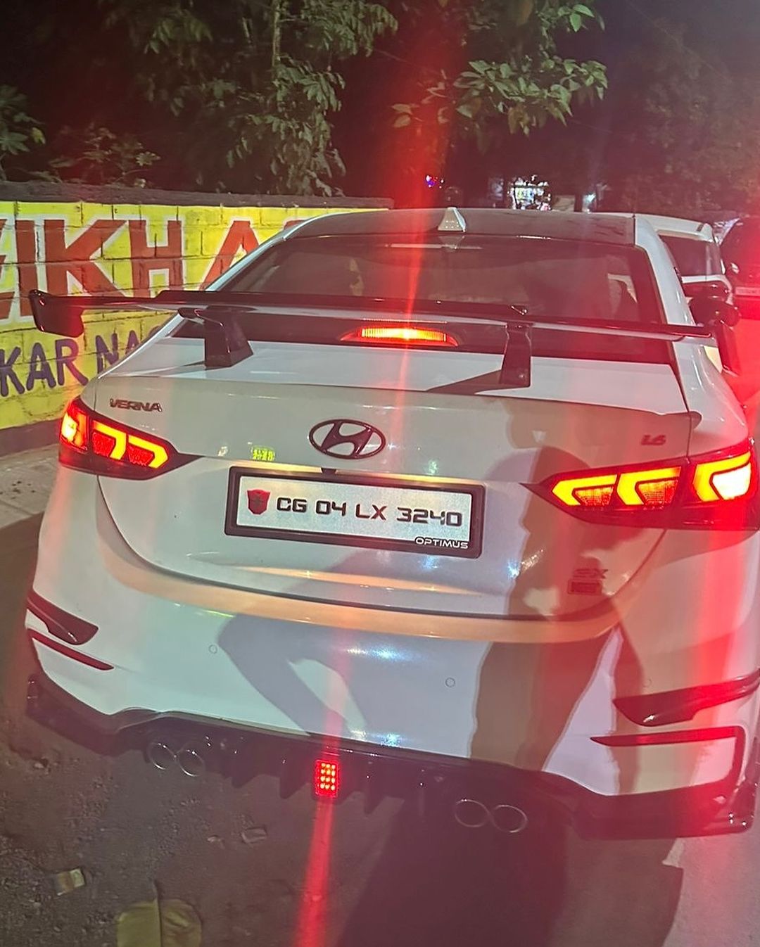 SEDAN SPOILER